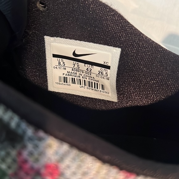 Nike Kyrie Low 1 Floral Basketball Shoes - Men’s 8.5 (10 Women’s) - Picture 7 of 7